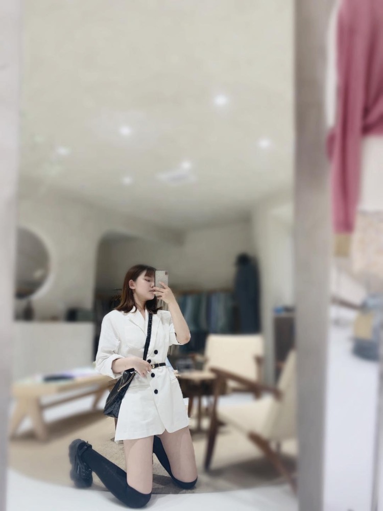 A小莫🎀-广东省·广州市·越秀区-抖音/***-喜欢网红探店,旅游,摄影,有需要寄拍或网红探店🉑️联系,饰品,彩妆,服装都🉑️,本人身高161体重96
