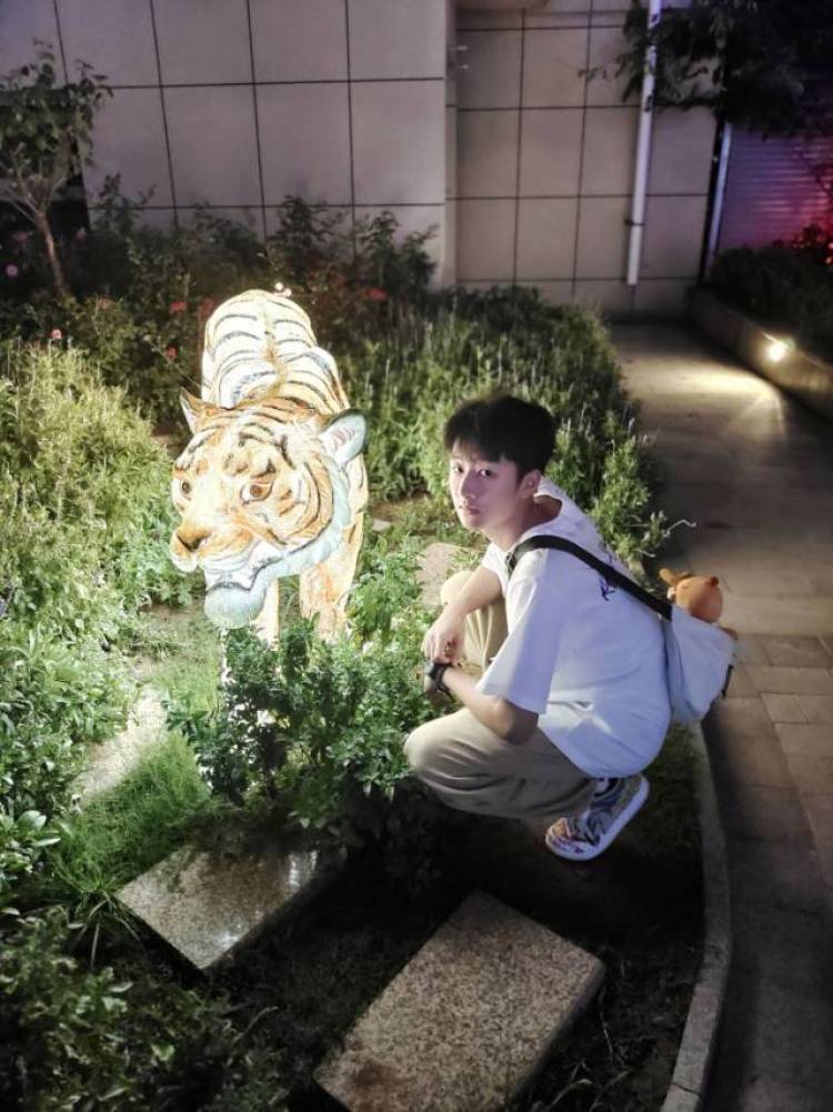 薛某没有颜-山东省·临沂市·兰山区-抖音,B站,***,知乎-学生,10年以上珍珠鼓龄,爱好打篮球。
范围:买家秀、淘宝逛逛种草带货、短视频带货、免费试用、种草笔记软文创作及发布、平面模特兼职、品牌代言、社群推广、校园推广。