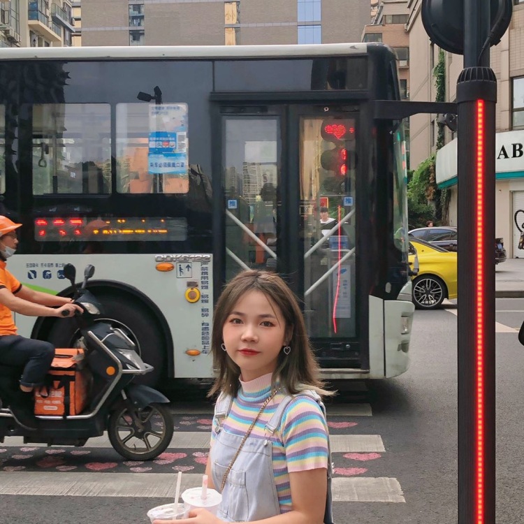 今天心动了吗-四川省·成都市·金牛区-抖音 快手-爱拍照会修图身高160体重107风格随意转换平时就很喜欢拍照第一次做寄拍希望有人能看见我给我一次机会
