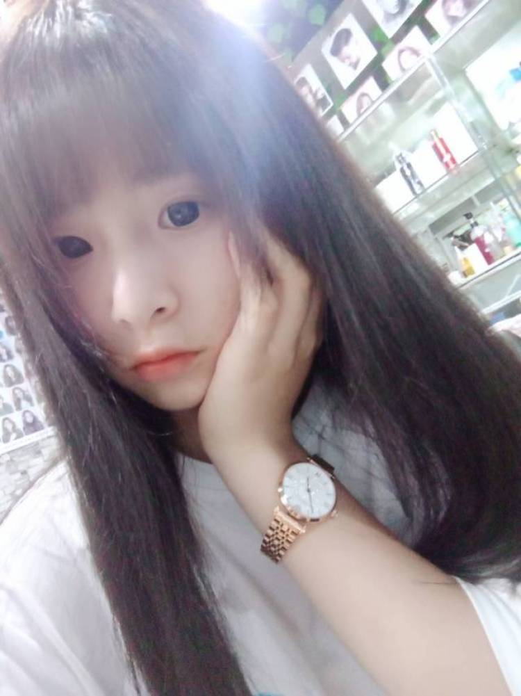 叶子、木有瓣^-贵州省·毕节市·黔西县-快手-寄拍。
汉服,洛丽塔,JK,任何风格都可以,相信我就对了,