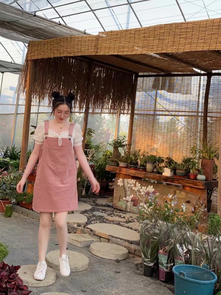 Arianna🌱-浙江省·台州市·路桥区-***-接买家秀(大码女装、饰品、ins风花瓶)
可温柔可萌
会p图和调色