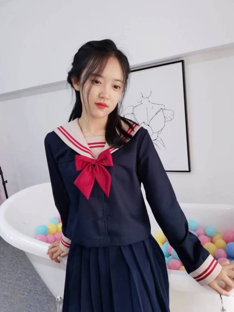 吖咪~-安徽省·合肥市·瑶海区-***-爱拍照,会修图,诚信合作,希望可以做寄拍或者模特,身高158CM,44kg,自己拍过很多照片,从小白到慢慢成熟