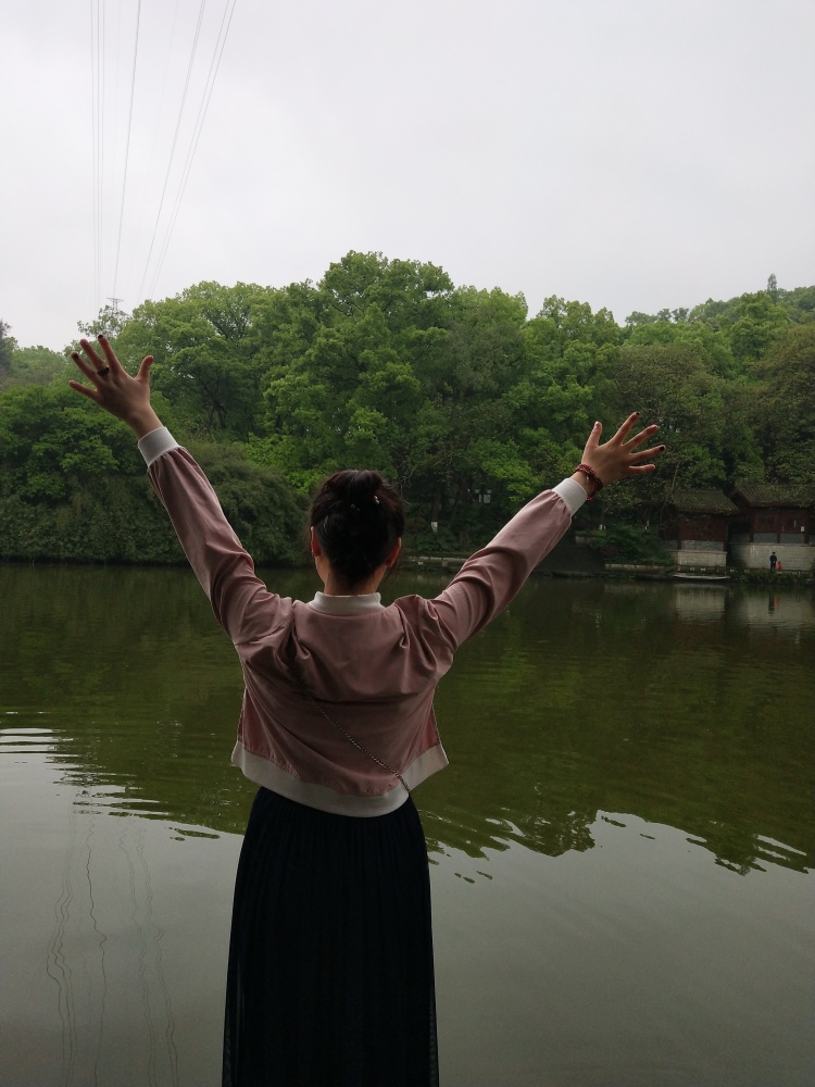 温温-浙江省·杭州市·余杭区--想做网拍，可以接买家秀