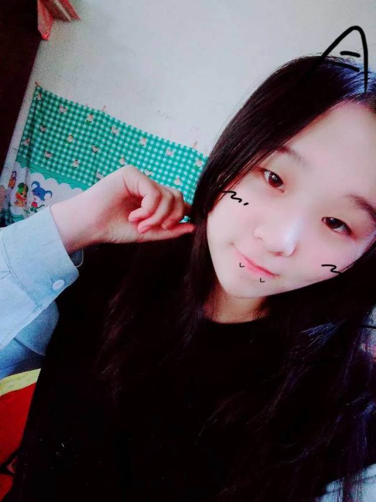 你算哪只小兔叽.-山东省·济南市·商河县--我是一个 不会化妆 没有粉丝和人脉 体重106斤 18岁  宝妈一名 第一次入驻网红湾 还什么都不懂 求多多指教！