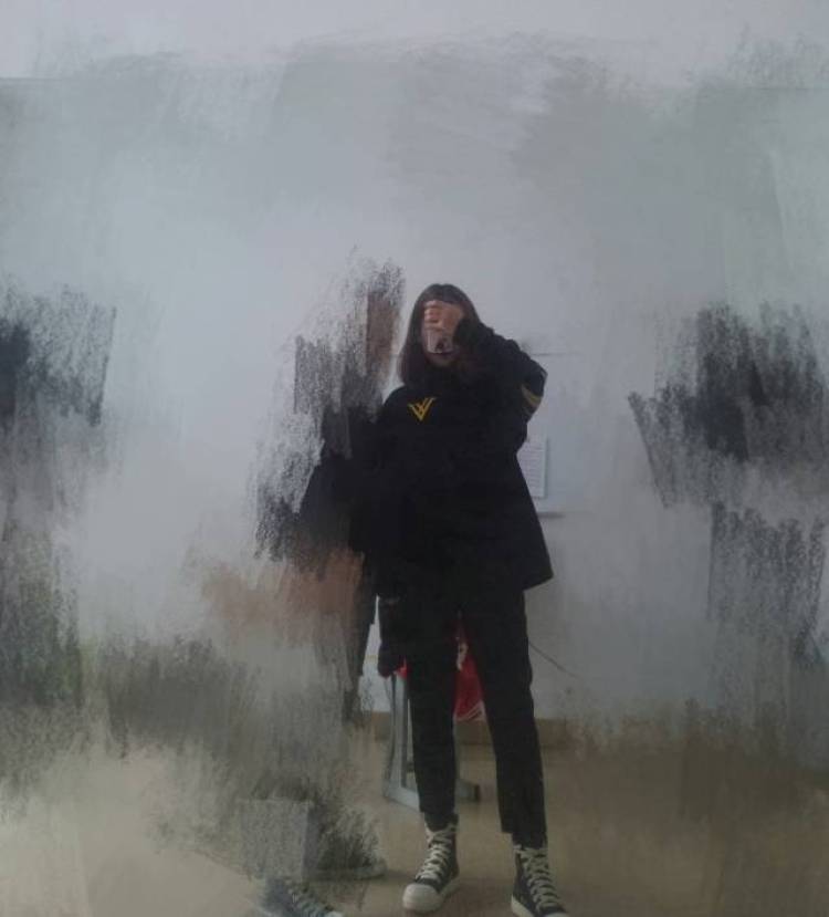 Myyy.-内蒙古自治区·乌兰察布市·集宁区--服装 彩妆 配饰 等等都可以接 自己特别喜欢拍照 也会p图～