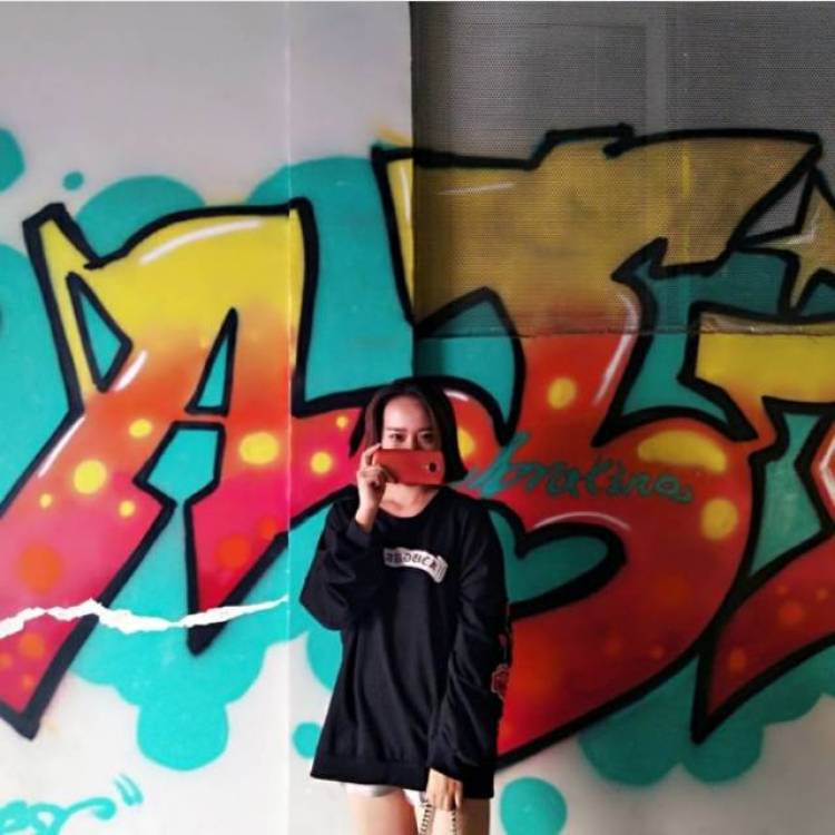 Myyy.-内蒙古自治区·乌兰察布市·集宁区--服装 彩妆 配饰 等等都可以接 自己特别喜欢拍照 也会p图～
