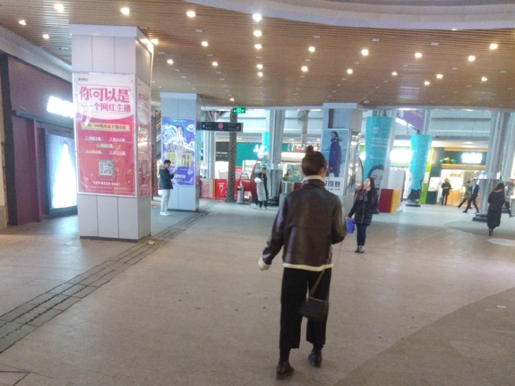 我好甜๑-湖北省·武汉市·洪山区--买家秀，网拍，168.49 在校学生，空闲时间充足，可接受多种风格，可室外街景，接受重拍，会拍照会p图清晰度高