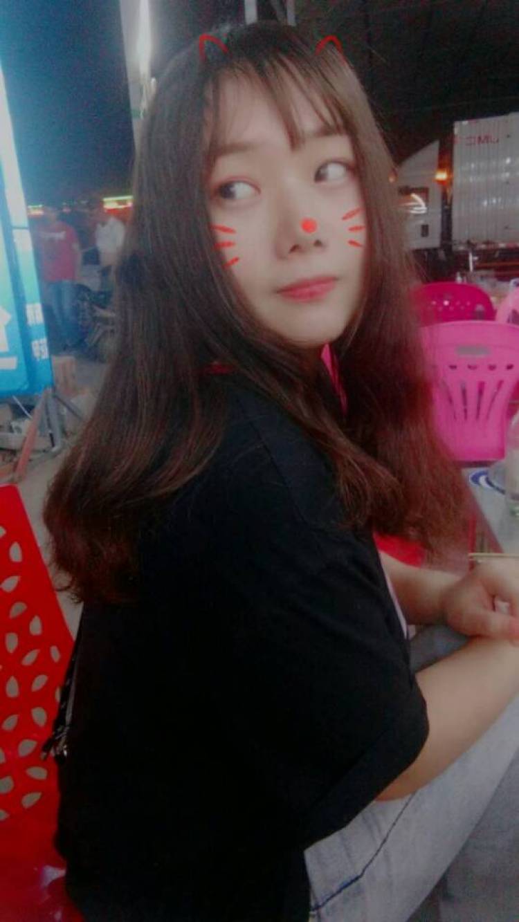 小花儿-河南省·洛阳市·孟津县--接买家秀~160
饰品上衣美瞳彩妆护肤品口红都ok.
好说话事儿少,接受重拍,真诚合作,骗子勿扰!