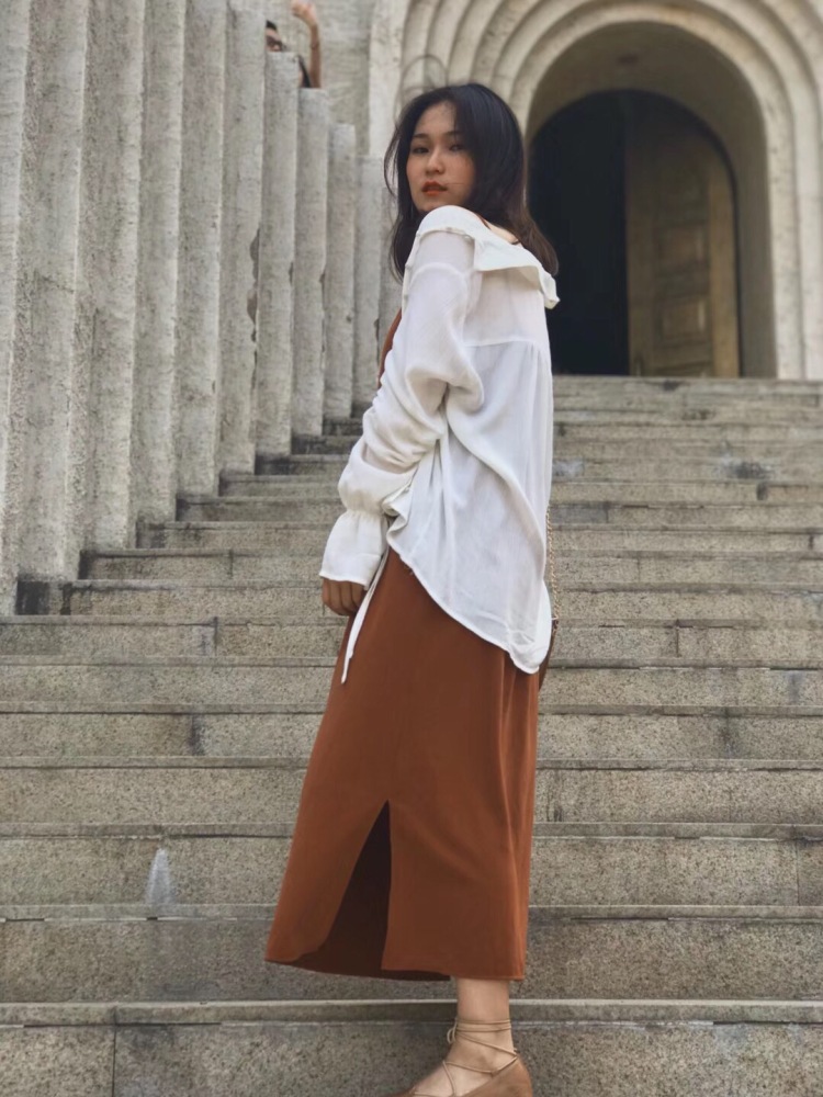 ?-北京市·北京市·海淀区--接单范围 服装为主 服装行业相关本科生 服装搭配技巧尚好 拍照作为兴趣爱好！！！