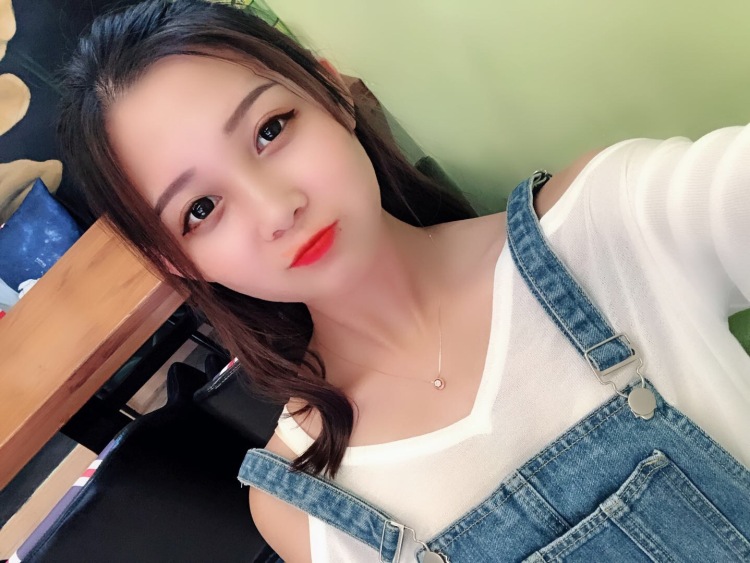 图图?-江苏省·苏州市·相城区--服装 饰品 化妆品随时接拍 会拍照会劈图会穿搭