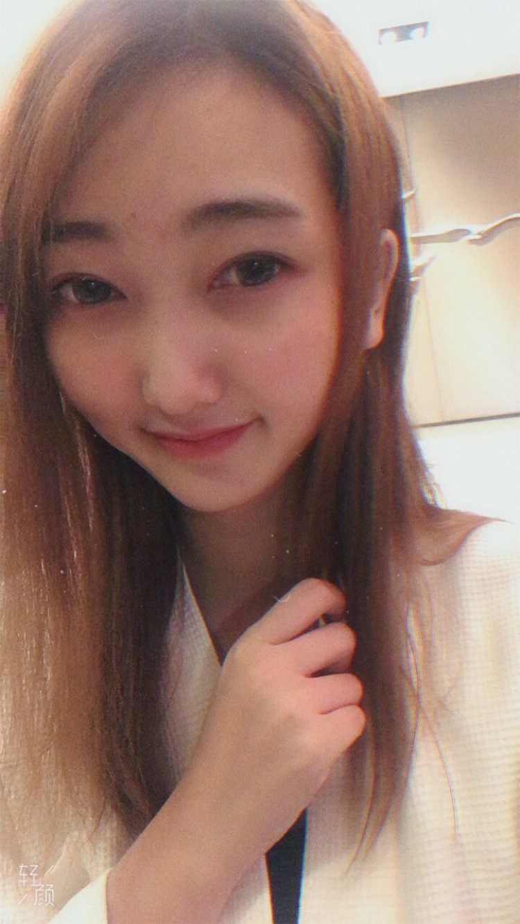 蓉儿-广东省·汕头市·金平区--主播，模特，礼仪。喜欢拍照，抖音两千多真实粉无刷。接衣服，饰品，化妆品拍摄，照片小视频皆可，期待与您合作