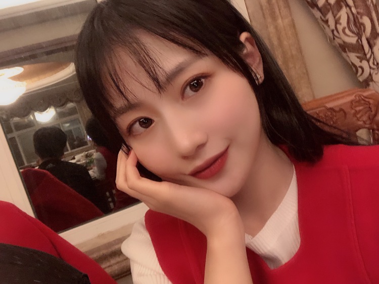 Aaa~Kimi?-山东省·青岛市·崂山区--风格多样，欢迎合作，做买家秀、淘宝模特、小视频拍摄  （才艺：钢琴、爱好：健身、攀岩、游泳和买买买?）