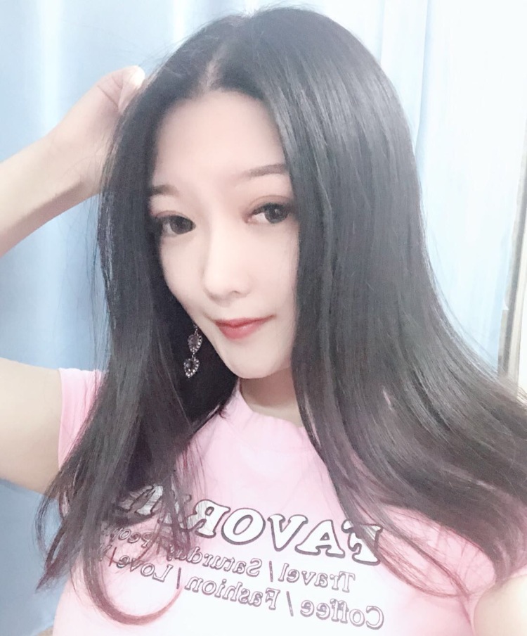 芭比丹?-宁夏回族自治区·石嘴山市·惠农区--学生党一枚 喜欢拍照 擅长自拍 会ps 图 身高163 体重55 包拍满意