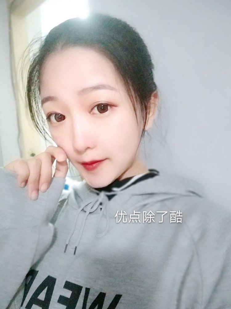 芭比丹?-宁夏回族自治区·石嘴山市·惠农区--学生党一枚 喜欢拍照  擅长自拍 会ps 图 身高163 体重55  包拍满意