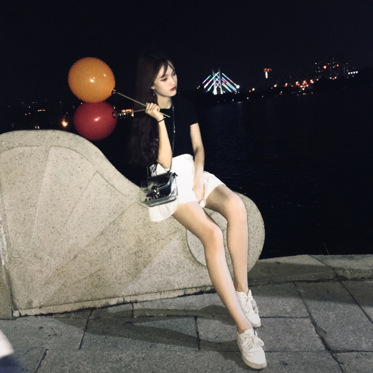 LISA-广东省·韶关市·浈江区--抖音粉丝两千多，身高170，有模特经验，经常穿礼服