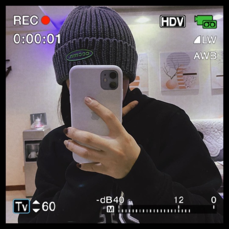 ?-天津市·天津市·津南区--喜欢拍照，学生党，可以接买家秀哦～