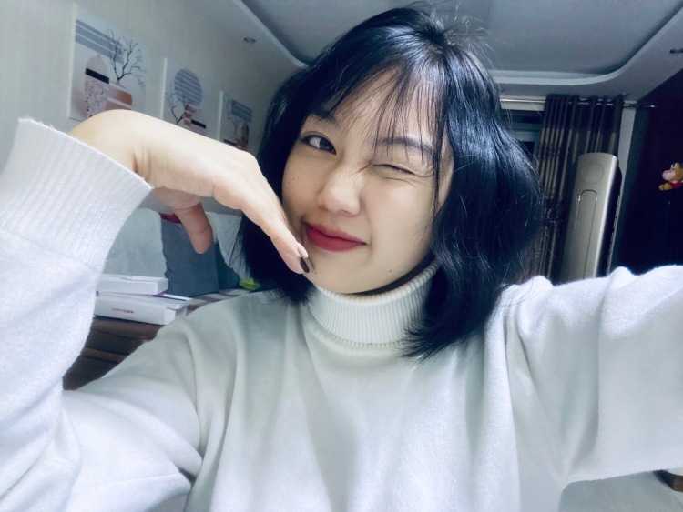?-天津市·天津市·津南区--喜欢拍照，学生党，可以接买家秀哦～