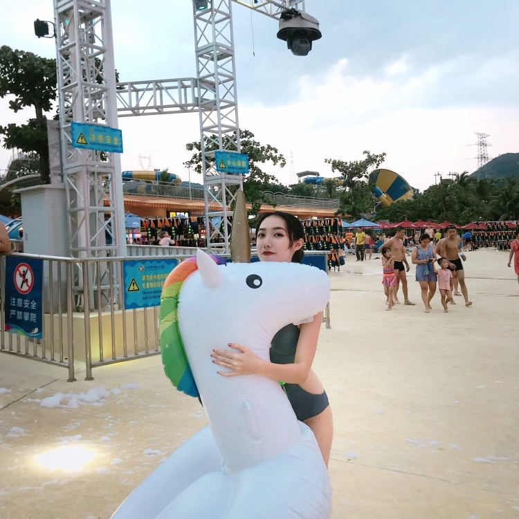 Maleficent?-海南省·海口市·美兰区--身高161cm
体重44kg
穿衣风格可盐可甜
头发可长可短
摄影系，自带单反，手机也行，可拍可后期
衣服也挑人，随缘找单接单