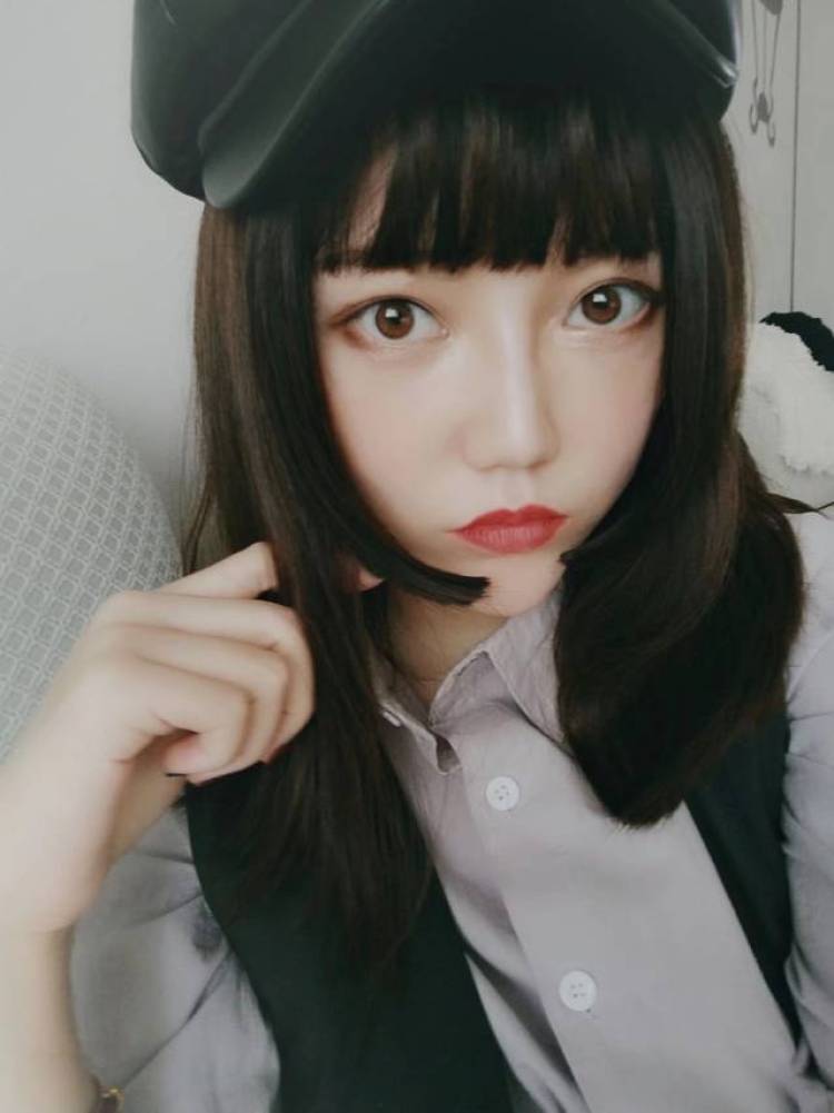 辣妹子✨-新疆维吾尔自治区·昌吉回族自治州·昌吉市--嘻嘻接寄拍，没什么特长，就是喜欢拍照
