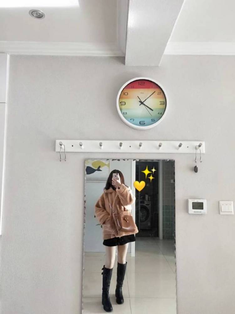 辣妹子✨-新疆维吾尔自治区·昌吉回族自治州·昌吉市--嘻嘻接寄拍，没什么特长，就是喜欢拍照
