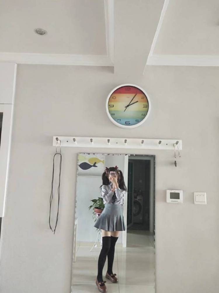 辣妹子✨-新疆维吾尔自治区·昌吉回族自治州·昌吉市--嘻嘻接寄拍，没什么特长，就是喜欢拍照
