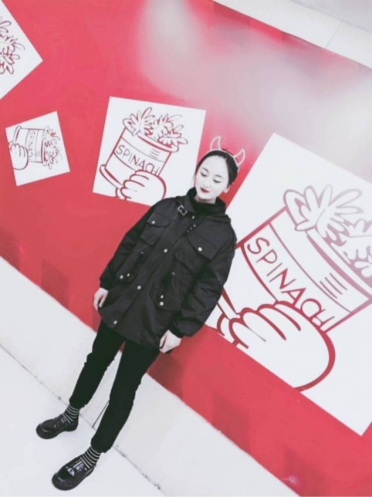 差点变帅.-陕西省·西安市·莲湖区--会拍照，pt图也会一点点，然后小饰品啊什么的都可以拍