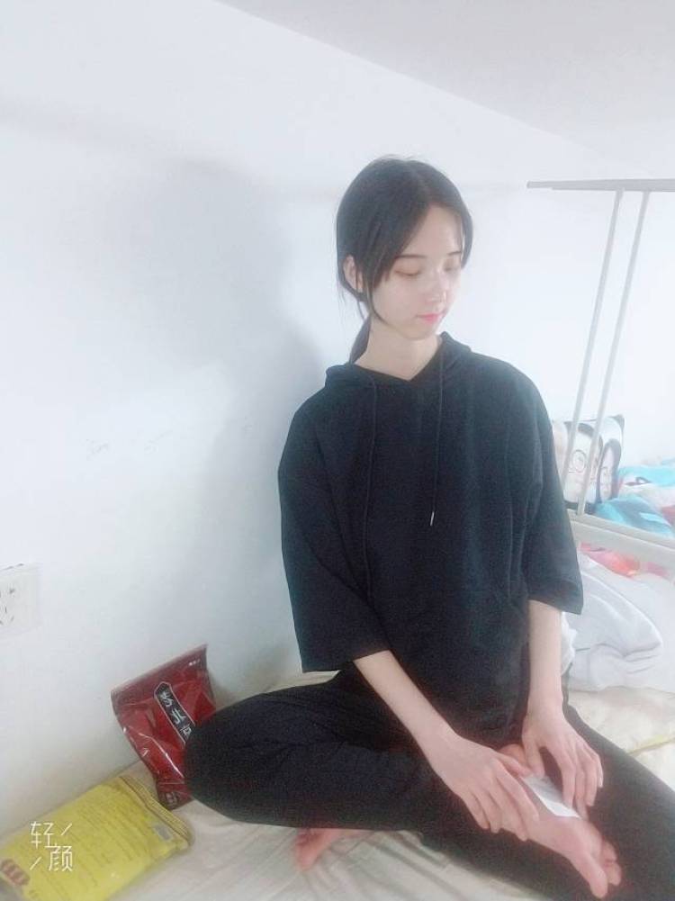 王晓庆-陕西省·西安市·新城区--网拍足贴,还录了好几个视频,祝商家大卖!?