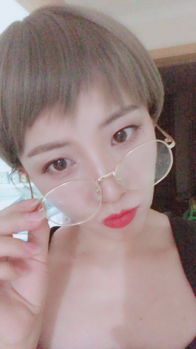 ?菲儿-山东省·青岛市·李沧区--擅长商品直播，买家秀，欢迎各位商家前来邀请
