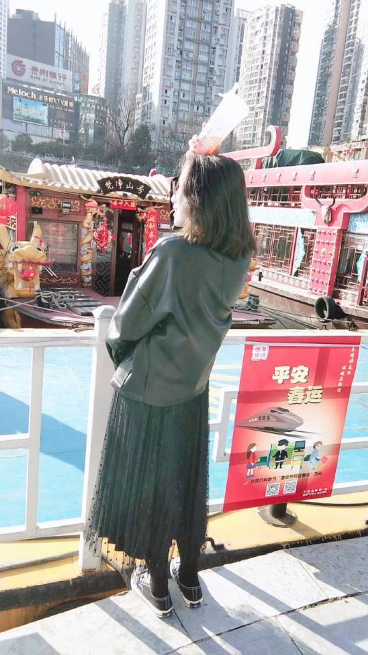 @QSL?-贵州省·铜仁市·碧江区--想要试试买家秀网拍 有小哥哥小姐姐可以教教怎么才能接吗? ?