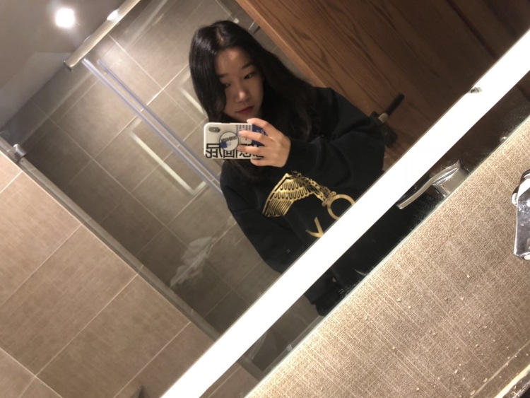 Wait.-江苏省·宿迁市·宿城区--po一些日常库存 
喜欢hiphop喜欢跳舞
喜欢拍一些穿搭
风格可甜可酷
希望我是你的不二之选❤️