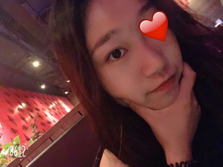 Wait.-江苏省·宿迁市·宿城区--po一些日常库存 
喜欢hiphop喜欢跳舞
喜欢拍一些穿搭
风格可甜可酷
希望我是你的不二之选❤️