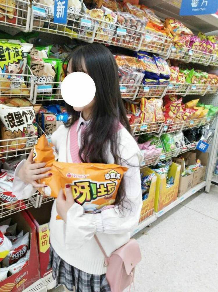 酒半@-重庆市·重庆市·万州区-快手-什么风格都行~      会批图~     可以酷酷的，也可以软妹的~   找我就对啦?