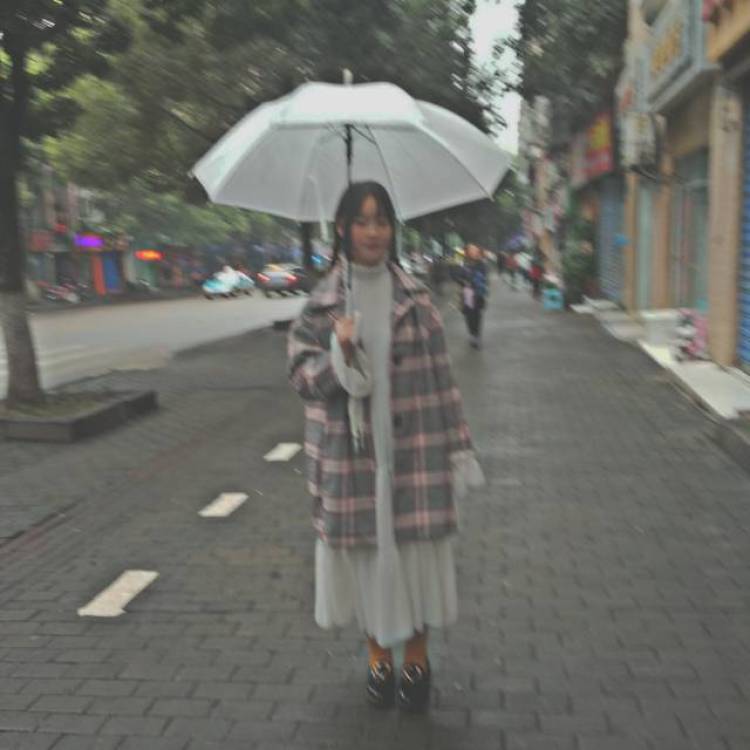 酒半@-重庆市·重庆市·万州区-快手-什么风格都行~      会批图~     可以酷酷的，也可以软妹的~   找我就对啦?
