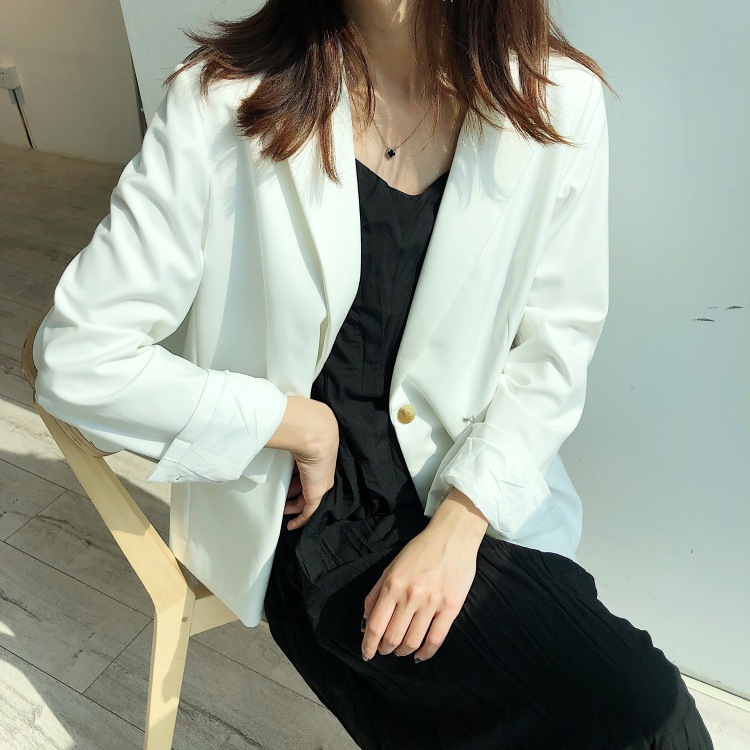 琪琪阿?*-浙江省·杭州市·滨江区--日常喜欢拍摄?
可接韩系 ins风服装 热爱搭配
会p图 比较甜～

以下作品可参考～