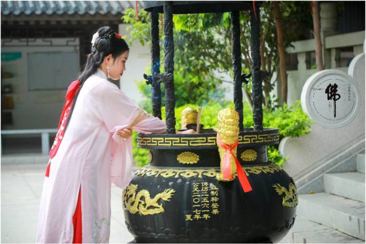 我是一条鱼? -广东省·东莞市·横沥镇--喜欢摄影且帅气的小哥哥，小清新，亲子照，古风，都可以啦，约起吧！