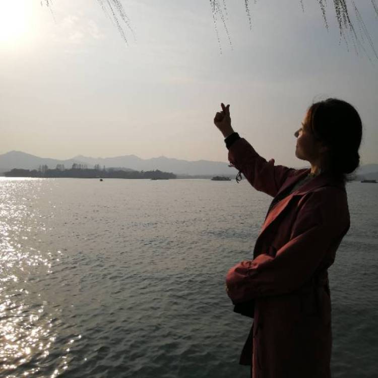 温温-浙江省·杭州市·余杭区--快生日了，给自己准备了一份大礼！哈哈
开始接单了哦！快来滴滴温温呀！