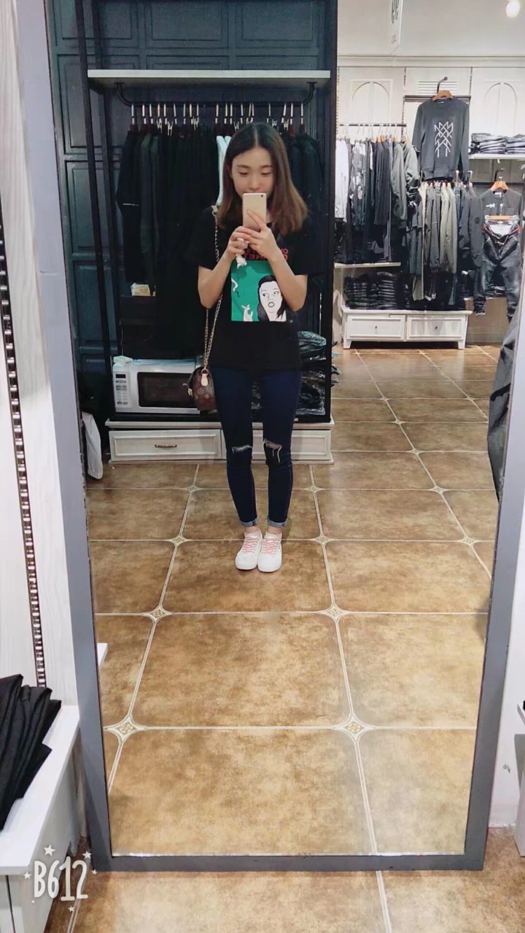 一只萝莉-贵州省·遵义市·红花岗区--接寄拍 服装类 装饰类 欢迎邀请