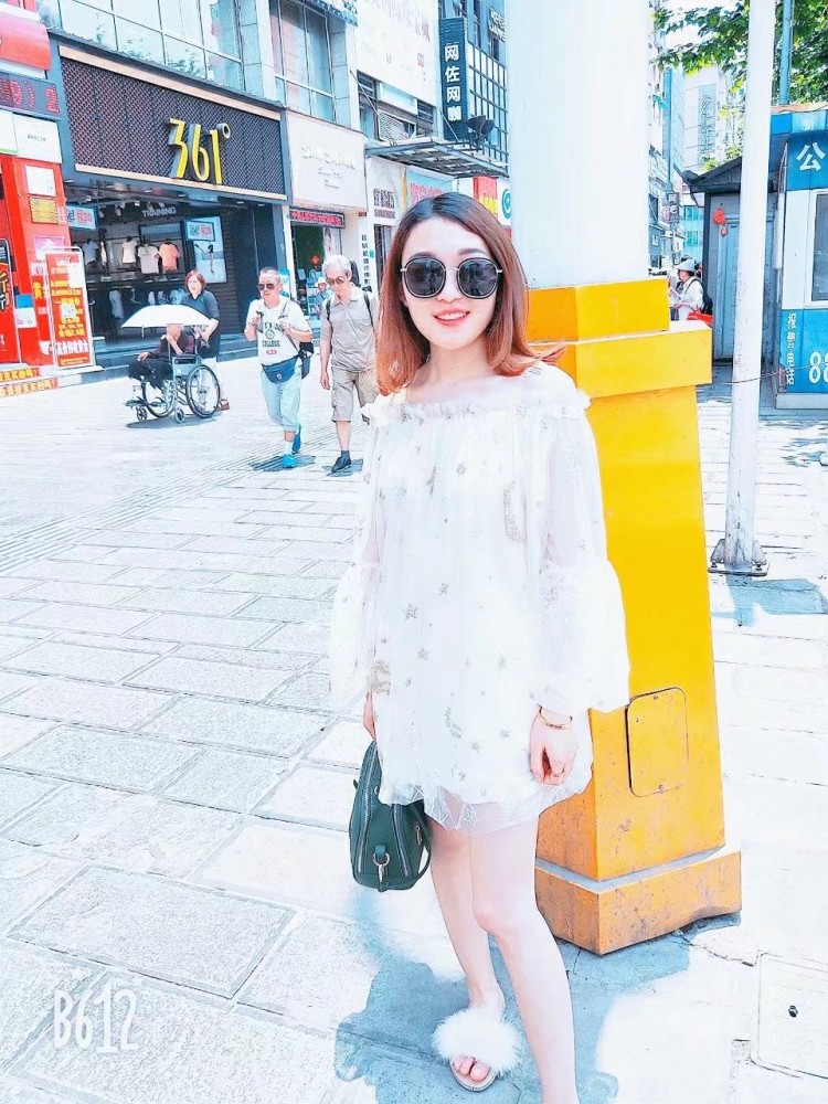 一只萝莉-贵州省·遵义市·红花岗区--接寄拍 服装类 装饰类 欢迎邀请
