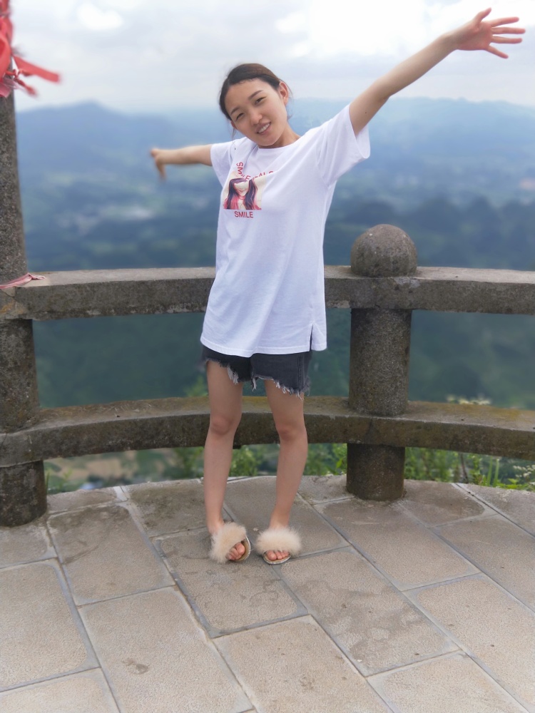 一只萝莉-贵州省·遵义市·红花岗区--接寄拍 服装类 装饰类 欢迎邀请