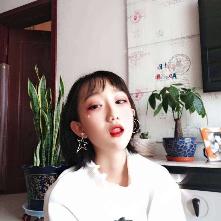 潇潇.-黑龙江省·鹤岗市·工农区--接寄拍。送拍。饰品鞋子衣服都可以，?
