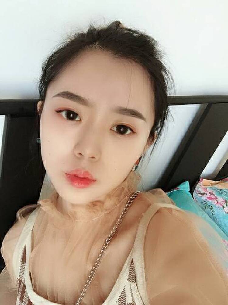 可乐-四川省·成都市·武侯区--特别喜欢拍照的小婊贝 快来找我吧