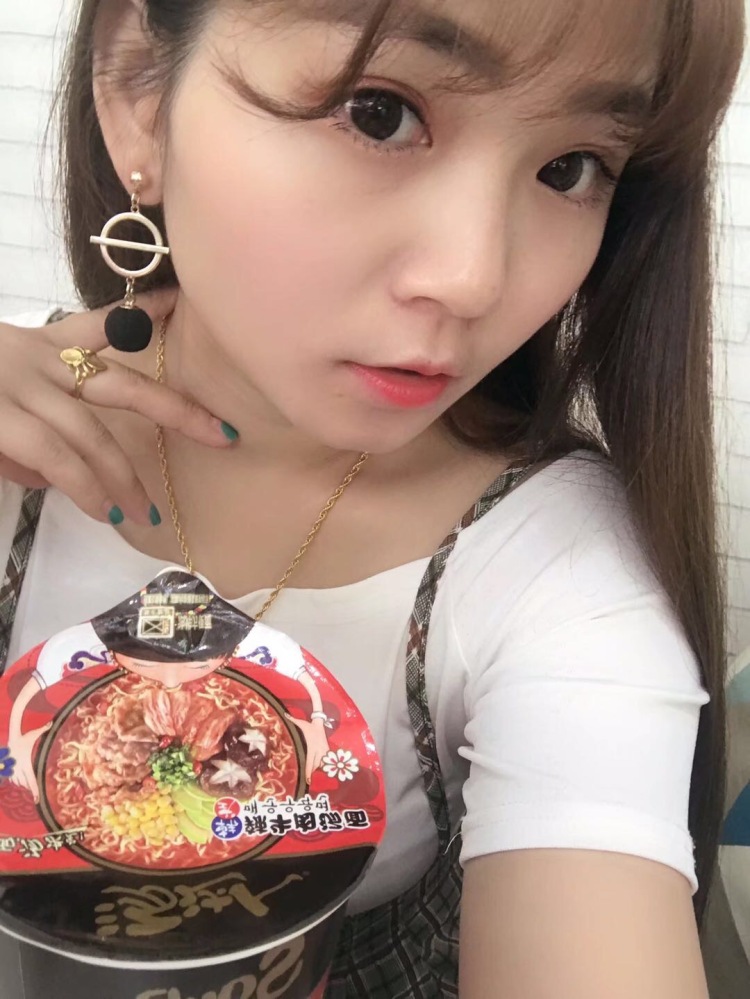 （@侬）精品潮童-湖北省·黄冈市·麻城市--做过快手主播?才艺唱歌?️目前粉丝量一千多❤️