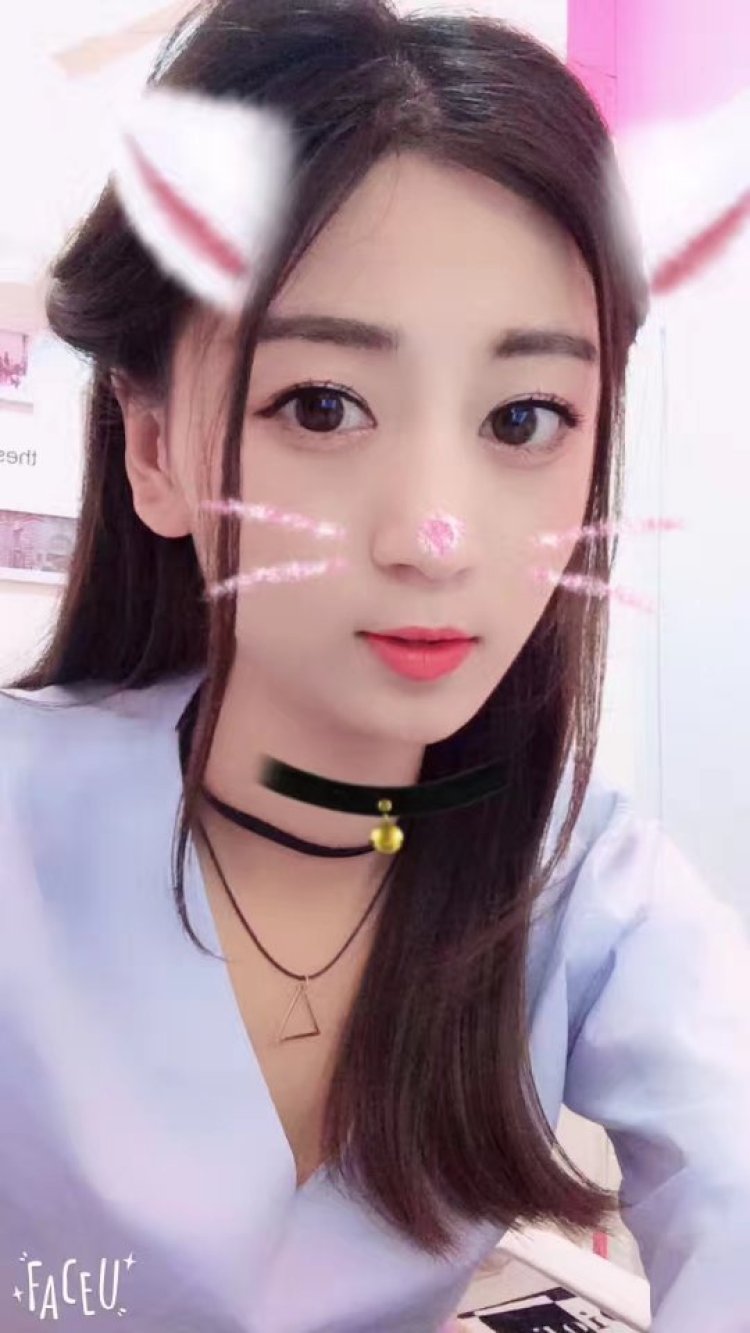 小幸运-北京市·北京市·海淀区--网拍和买家秀拍摄,拍过帽子,眼镜,裤子,假发,背包等等,擅长日韩文艺小清新风格,希望优先考虑