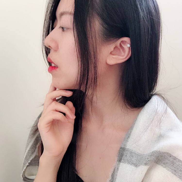 ESTHER幸运如我-上海市·上海市·长宁区--耳饰品模特照（自拍?），接拍各种模特自拍，网拍，产品照及短视频等，包括PS修图，欢迎?来撩