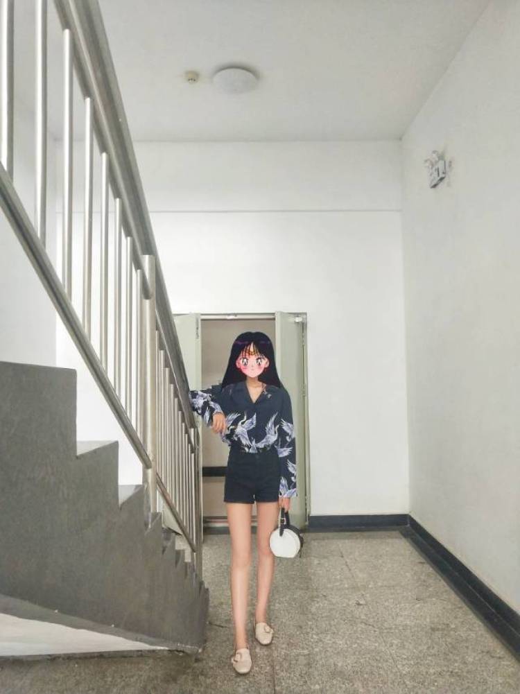 　 -宁夏回族自治区·银川市·金凤区--173cm
51kg
在线接单