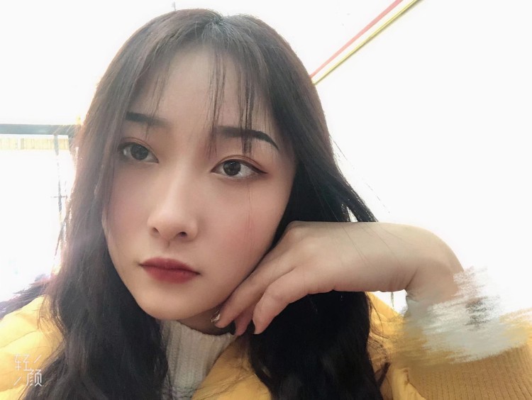 米佐-陕西省·西安市·鄠邑区--接寄拍，可以接衣服，饰品，化妆品哟 ，在线等