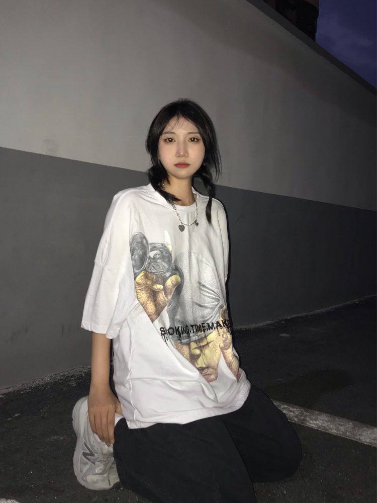 吃不饱-福建省·漳州市·芗城区-抖音-素人模特 接寄拍衣服包包都可 当下流行款式 身高158 体重83 会p图
