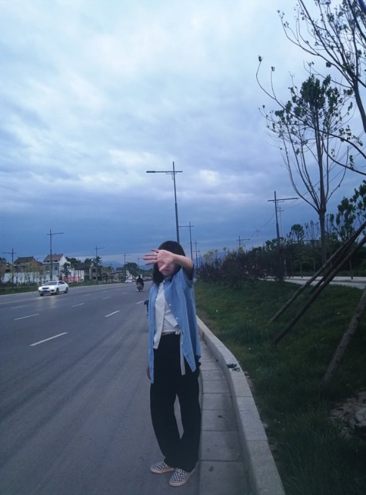 木子-陕西省·咸阳市·兴平市--唱歌🎤 拍照，修图，可帮人修图，找我接单，只限微信收款，有意者请联系我