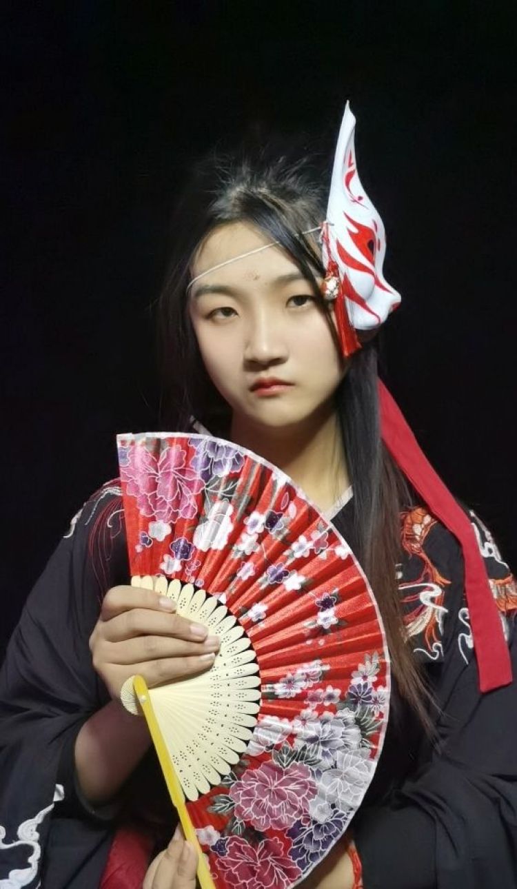 爸爸天生这么帅-安徽省·合肥市·包河区--我是一个设计师，喜欢画画，
想接一些买家秀，测评推广，开箱评测，免费试用，种草笔记之类的
身高170体重113