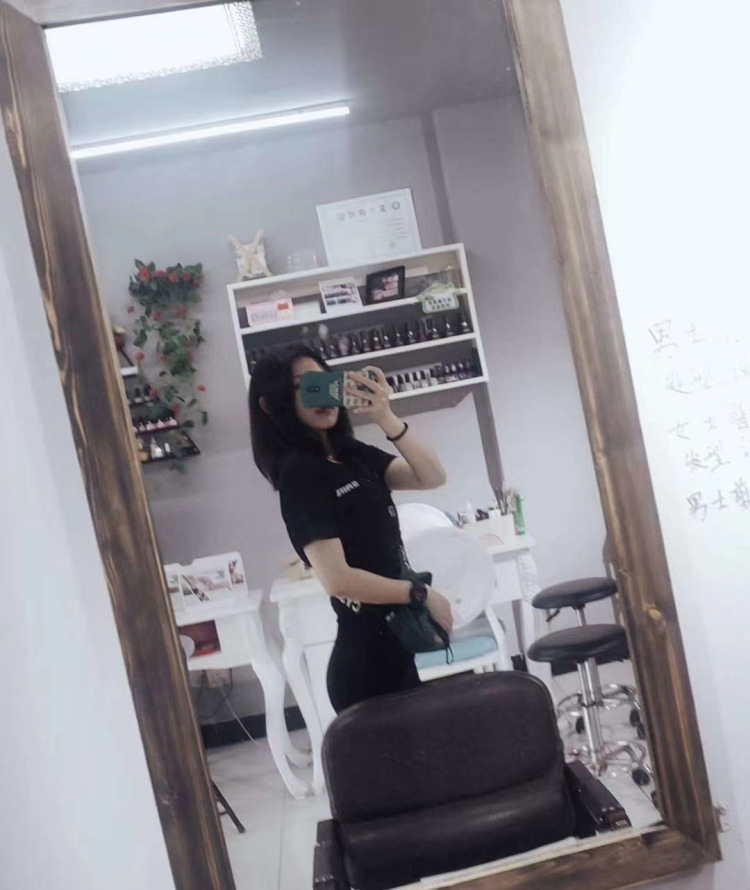 初禾-江苏省·无锡市·锡山区-抖音-甜美、纯欲、中性风服装。饰品 戒指、手镯、项链 美瞳妆效 美甲 买家秀